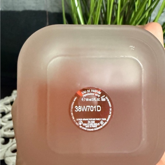 Giorgio Armani My Way - Pink Frosted Bottle with Blue Cap - Picture 2 of 2